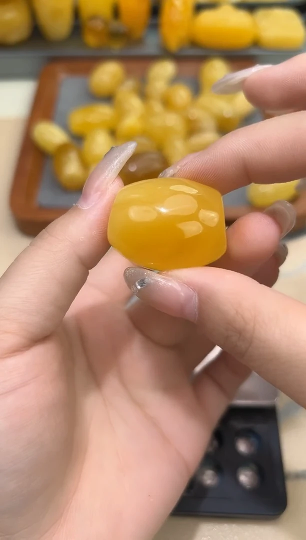 裸石琥珀未镶嵌琥珀蜜蜡吊坠