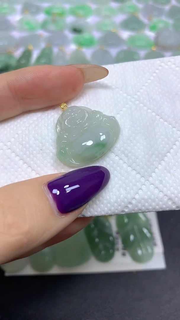 颈饰18K金镶嵌翡翠