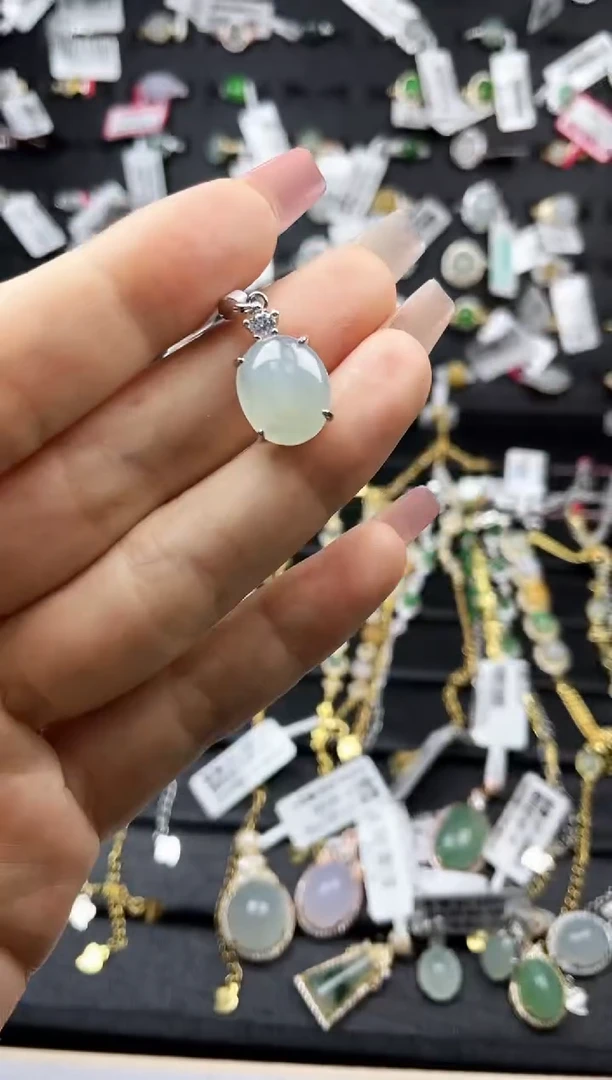 颈饰未镶嵌翡翠我