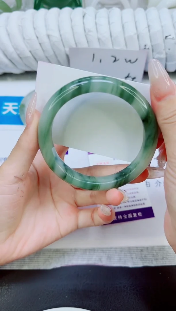 未镶嵌手镯石英质玉103/62