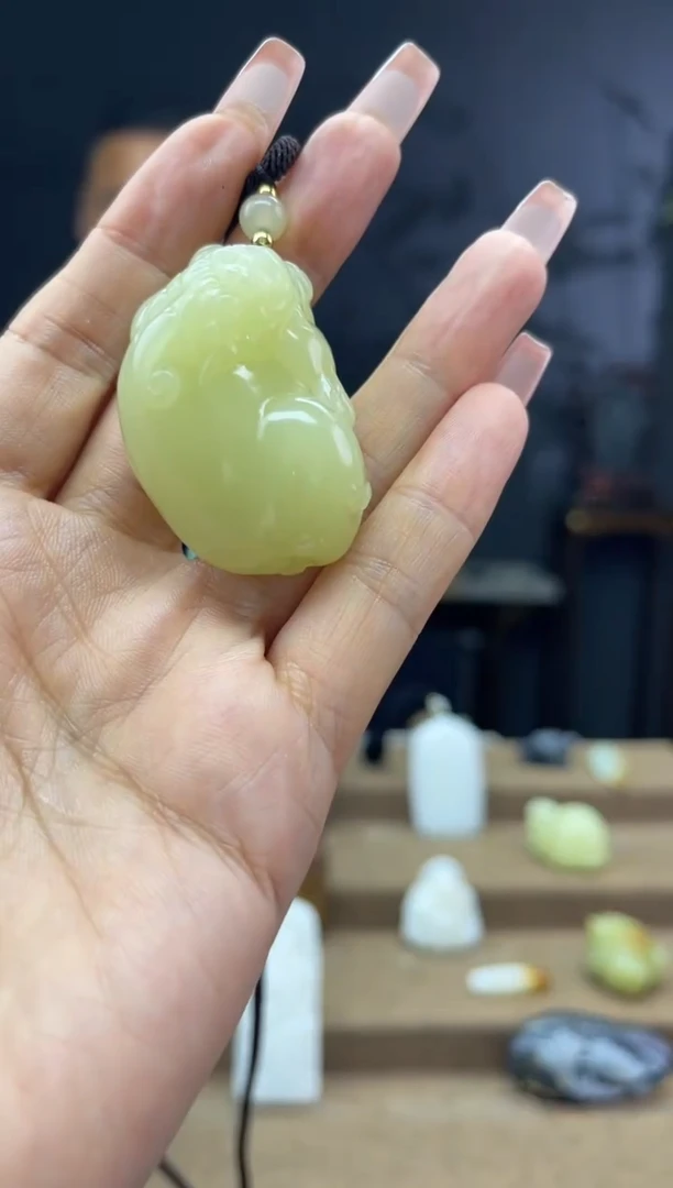 颈饰未镶嵌和田玉1