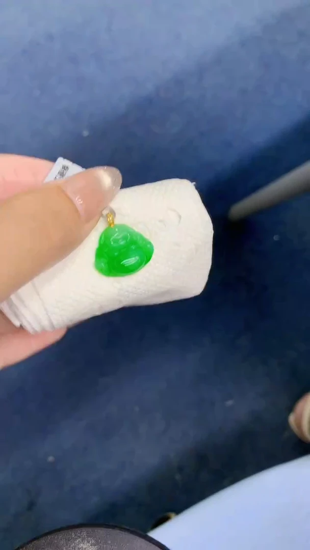 颈饰18K金镶嵌翡翠1