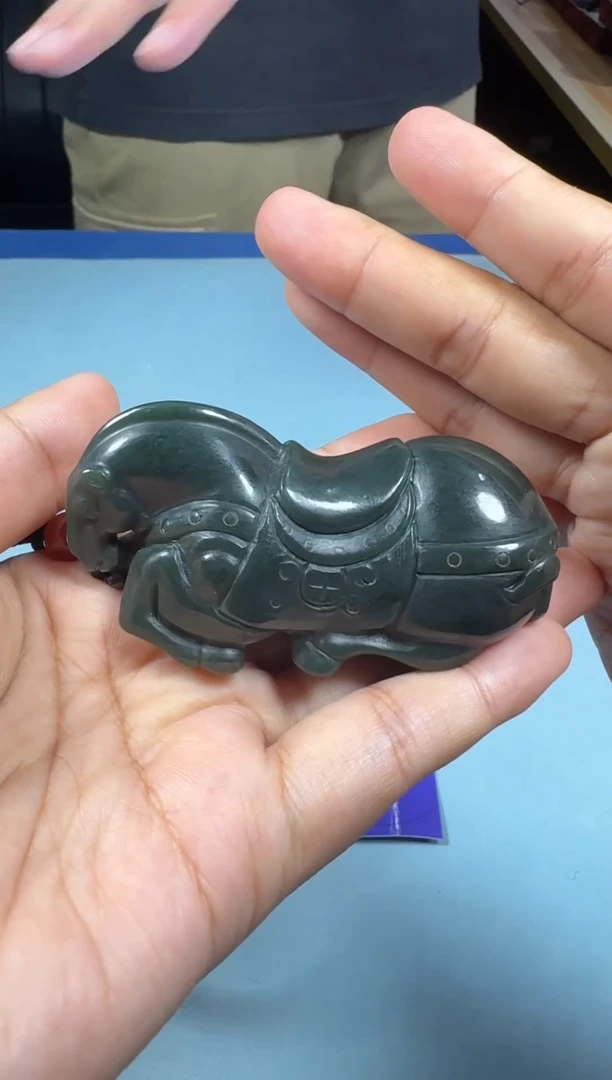 和田玉未镶嵌颈饰1