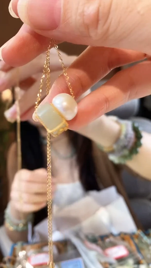 和田玉未镶嵌颈饰设计师吊坠