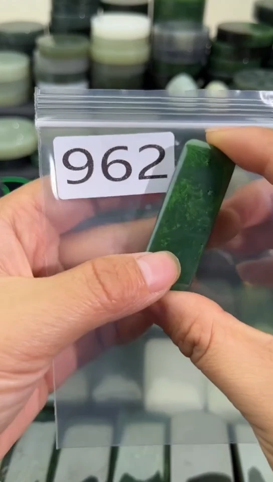 未镶嵌和田玉珠宝半成品牌子