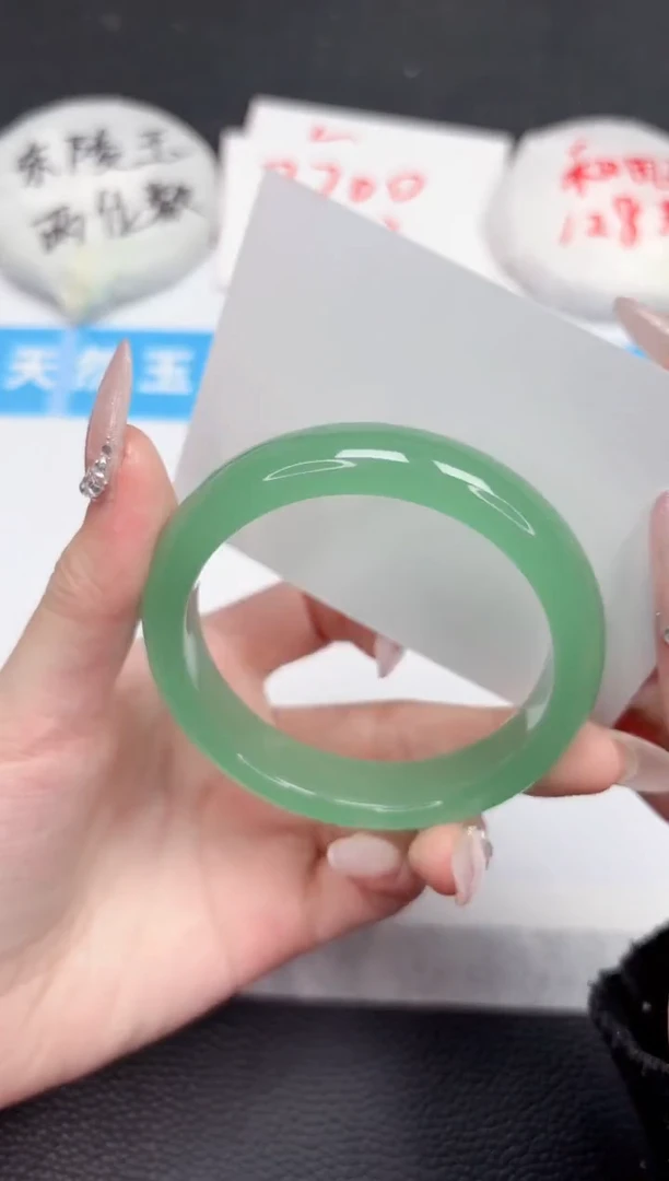 【闪购商品】石英质玉手镯未镶嵌99-55.7