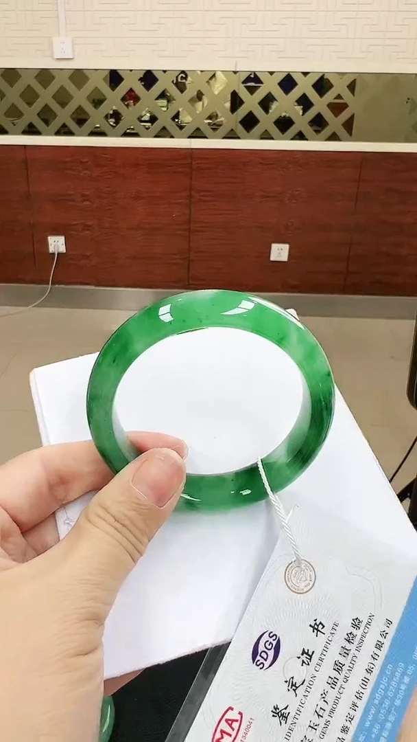 未镶嵌手镯石英质玉（非洲翠）1