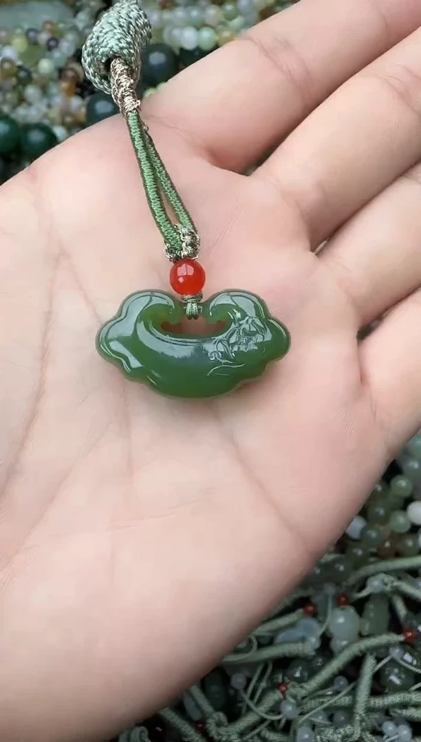 颈饰未镶嵌和田玉拍一发一