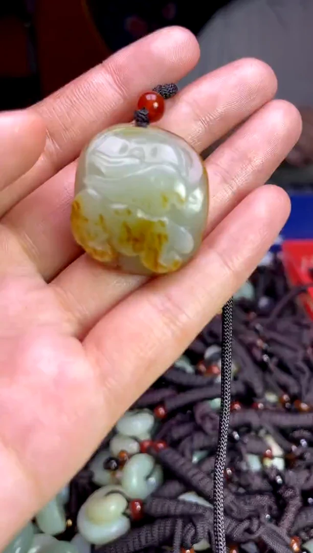 未镶嵌和田玉挂件1