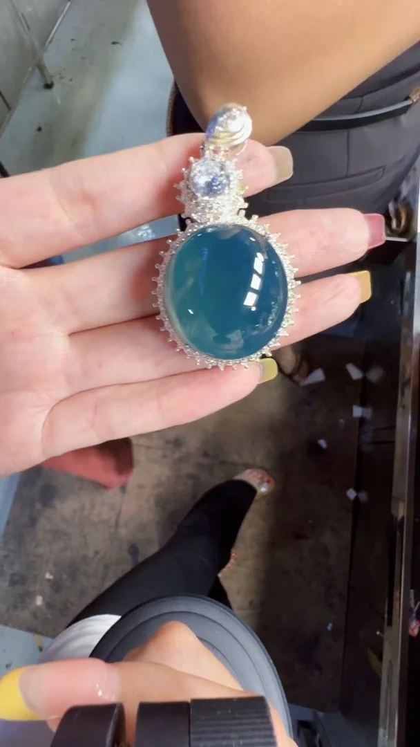 未镶嵌定制翡翠翡翠A货有轻微色差属于正常现象鸽子蛋多样性发货1