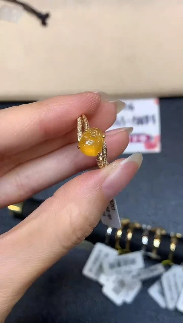 18K金镶嵌戒指翡翠6【无鉴赏期】