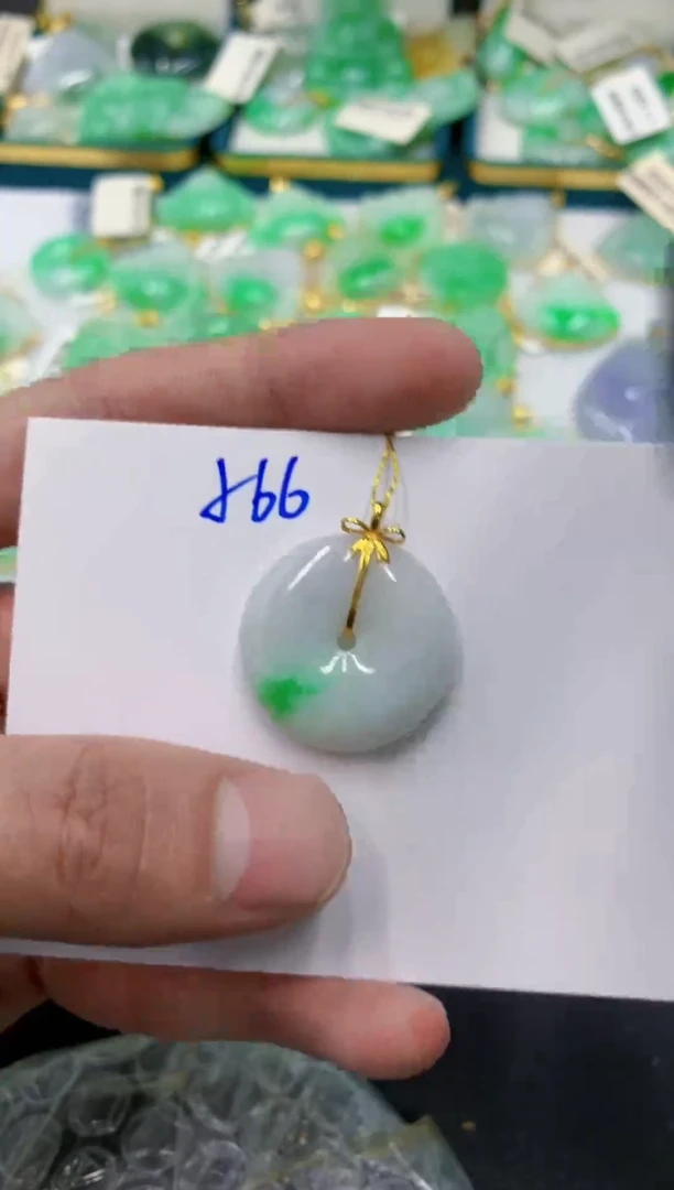 颈饰18K金镶嵌翡翠琴**欢111111