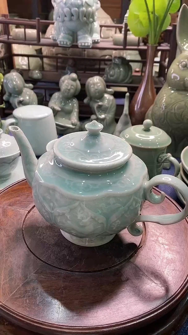 瓷【微瑕】花舞大唐茶壶(矿点缩釉)/1个
