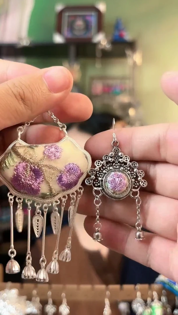 彩云南阁非遗老绣饰品575*