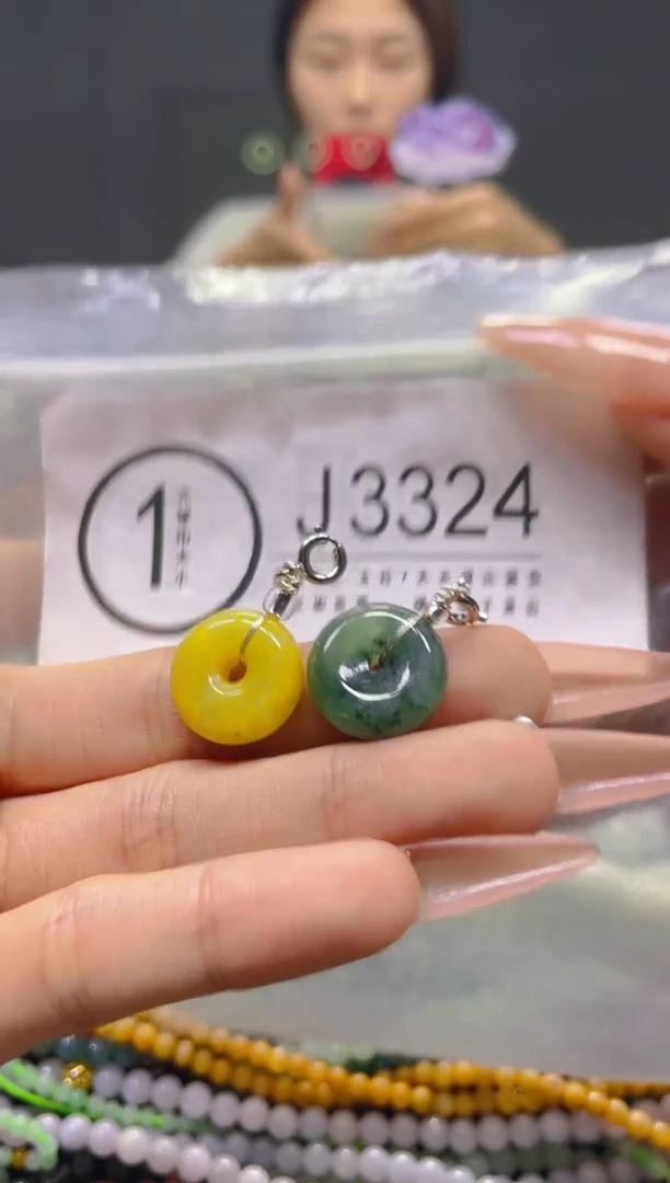 颈饰未镶嵌翡翠/J/翡翠A货，一件也是批发价