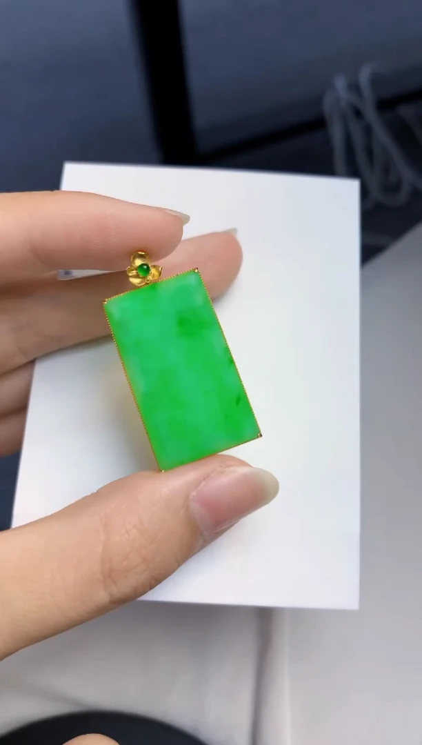 颈饰18K金镶嵌翡翠天然缅甸A货翡翠