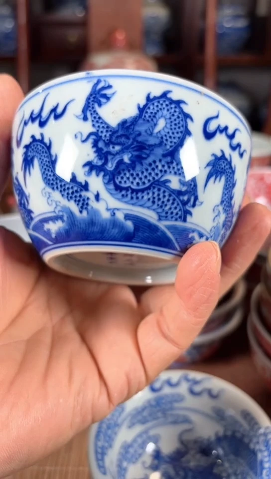 谦*柴窑青花九龙纹杯杯
