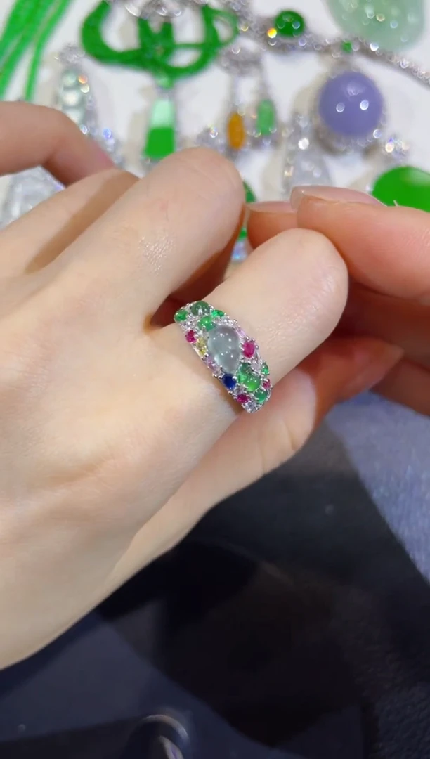 颈饰18K金镶嵌翡翠多人多样性发货1件7