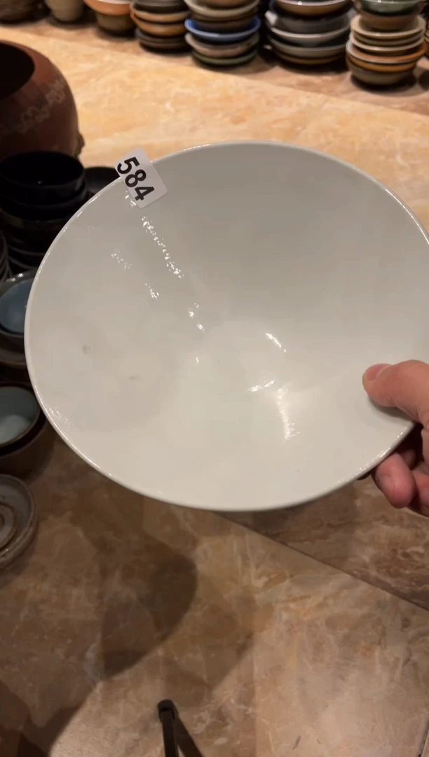 【闪购商品】瓷片584  微瑕外红内白面碗1个