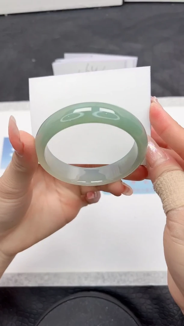 【闪购商品】石英质玉手镯未镶嵌A180-56.7