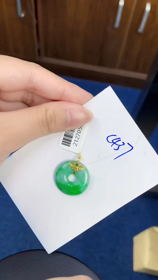 翡翠18K金镶嵌颈饰天然缅甸A货翡翠