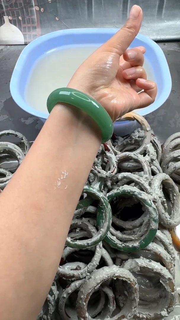 石英质玉手镯未镶嵌9