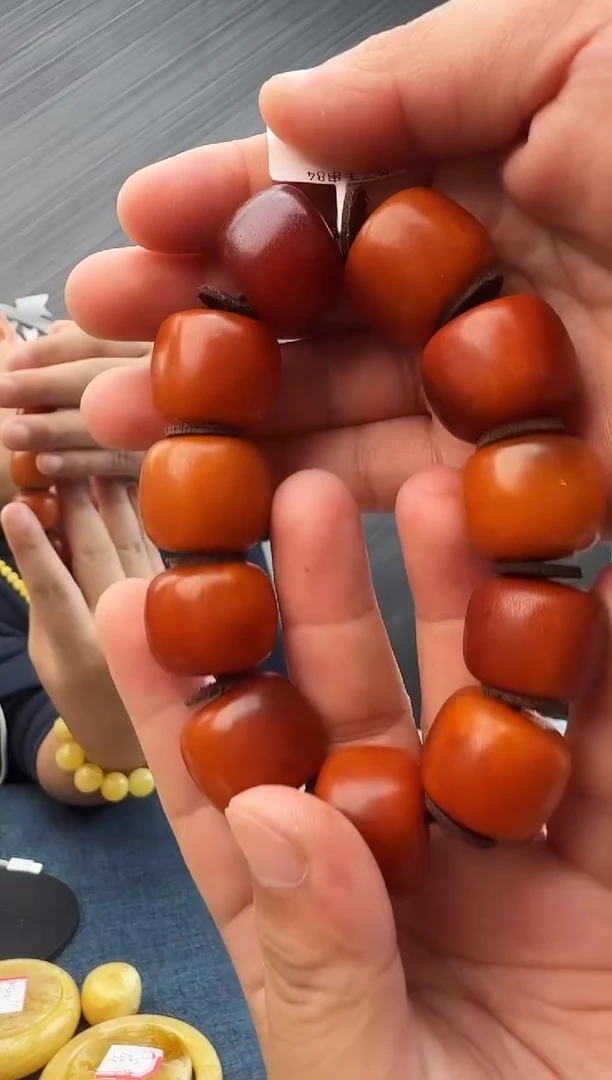 蜜蜡未镶嵌珠宝奇石s****哥假一罚十84，多样性发其一