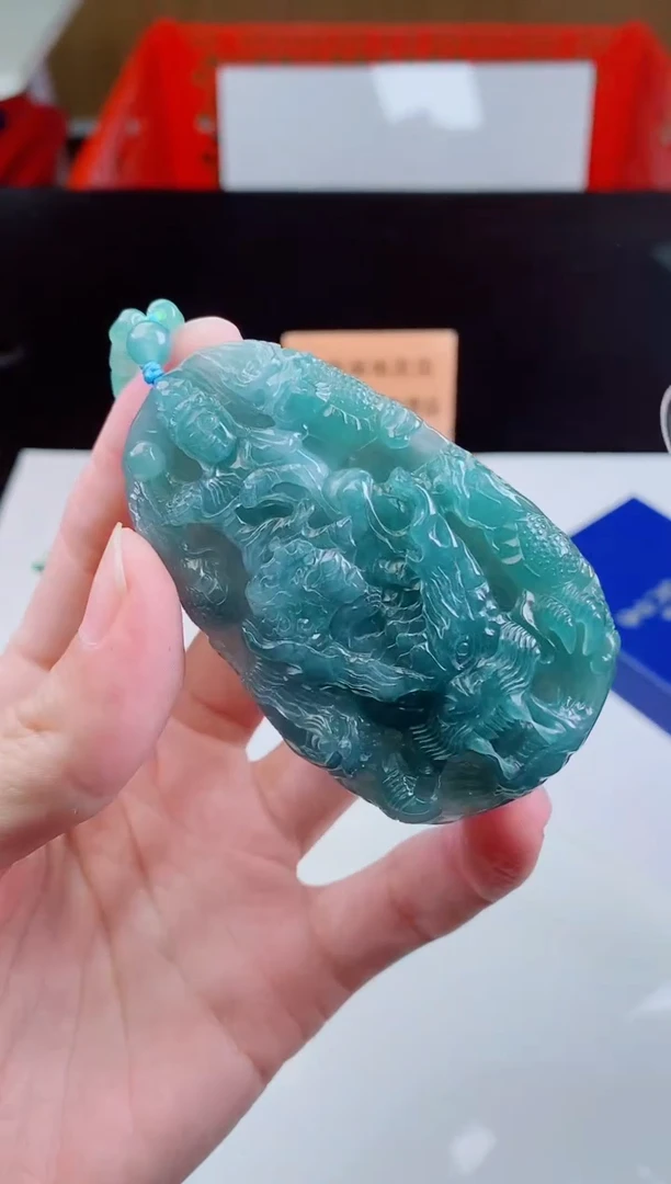颈饰未镶嵌翡翠   ·