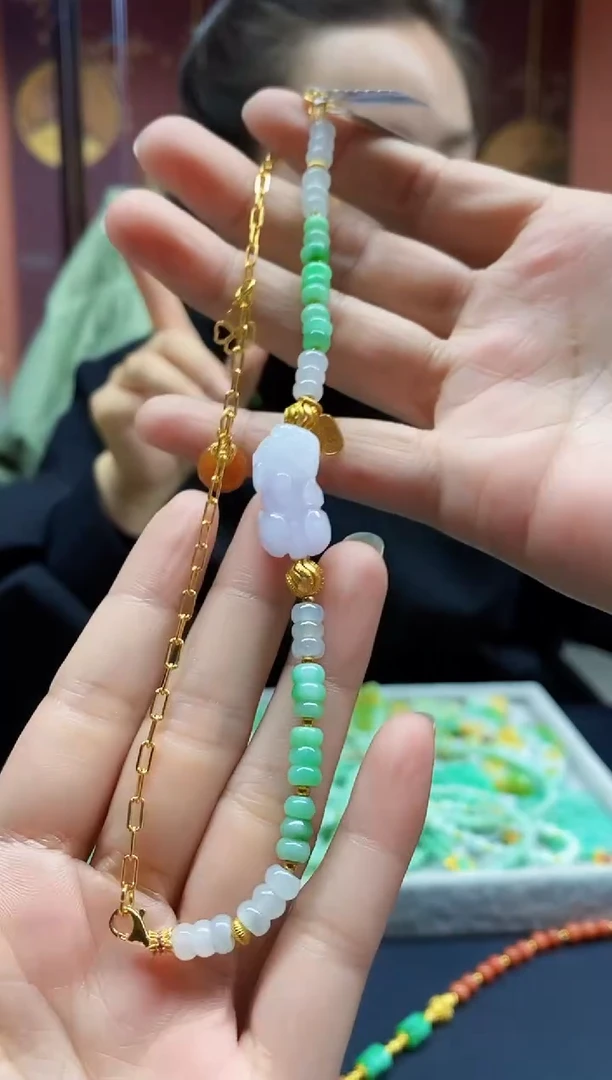 颈饰未镶嵌翡翠手链