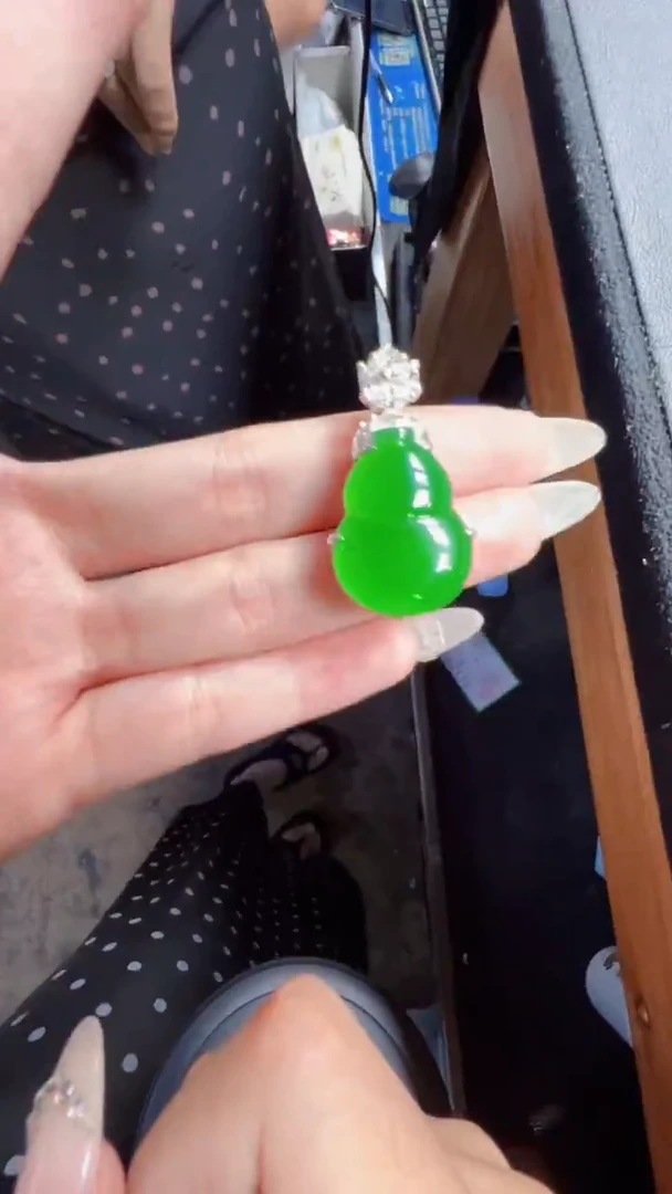 未镶嵌定制翡翠翡翠A货有轻微色差属于正常现象，葫芦多样性发货1