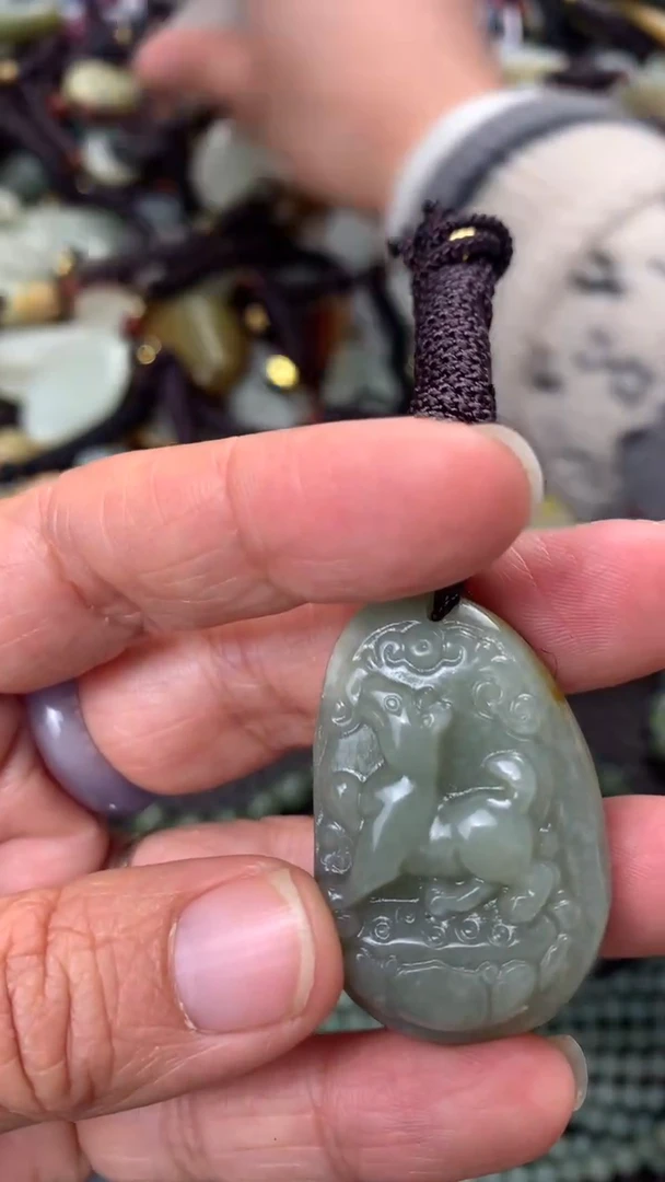 【闪购商品】和田玉颈饰未镶嵌多样性发货没有证书拍一发一有瑕