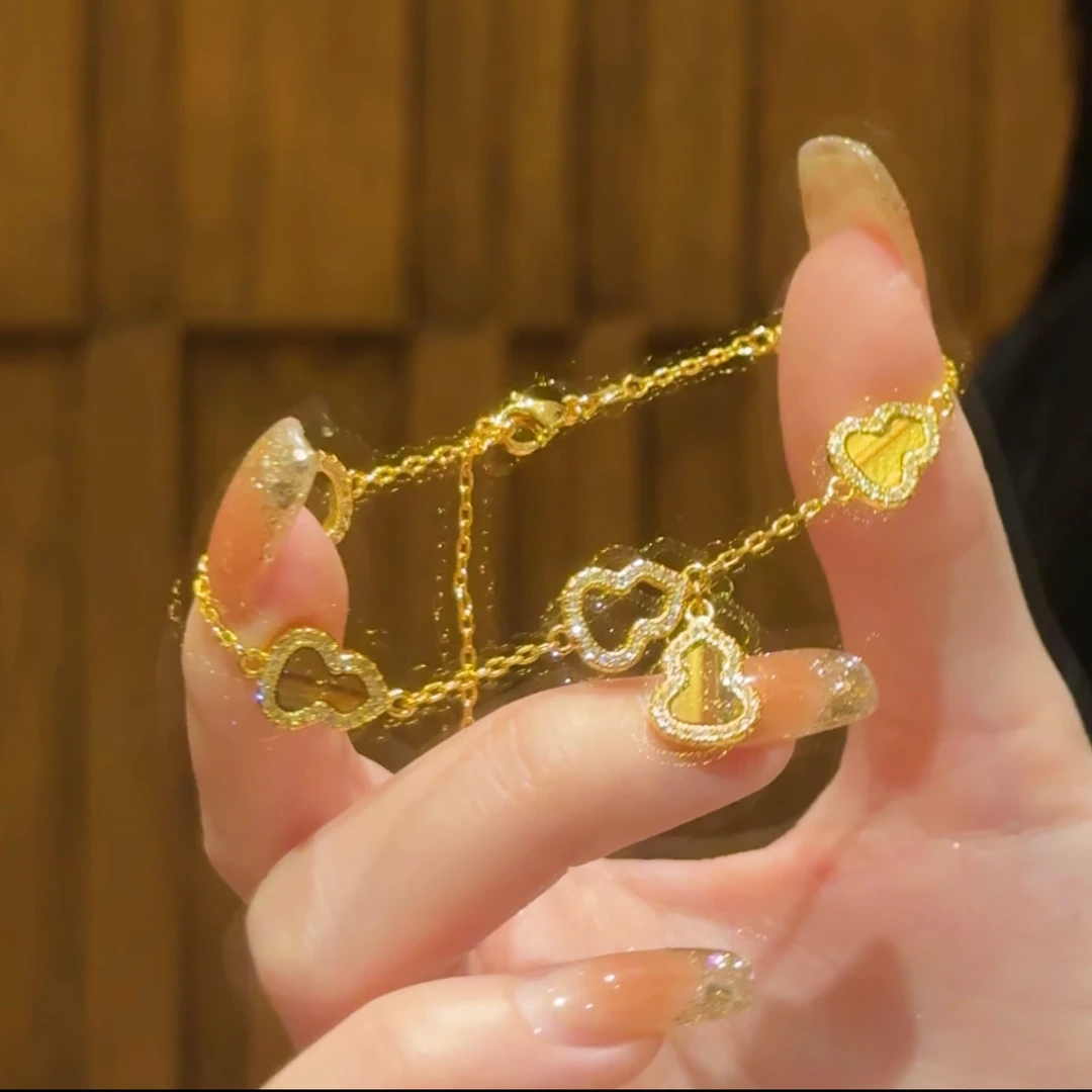 铜合金合成锆石手链 新中式精致典雅轻奢手饰镂空葫芦手链配饰