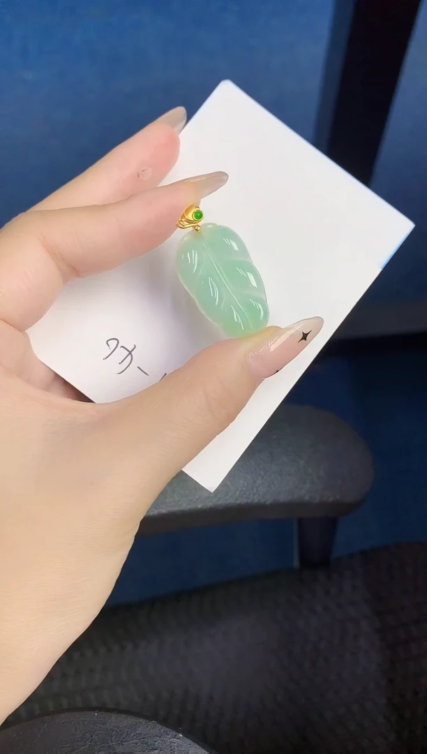 颈饰未镶嵌翡翠缅甸天然翡翠A货