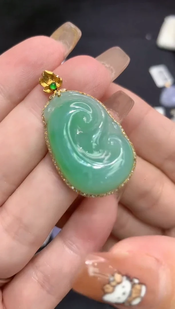 吊坠(不含链)18K金镶嵌翡翠111