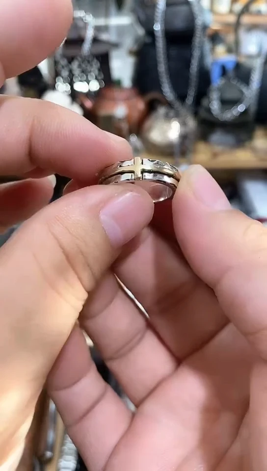 瓷片闪购商品  如图所示