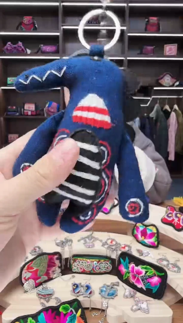 织绣A188蒙阿苏苗绣传承店