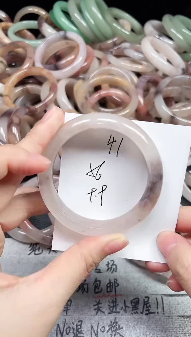 未镶嵌手镯石英质玉41