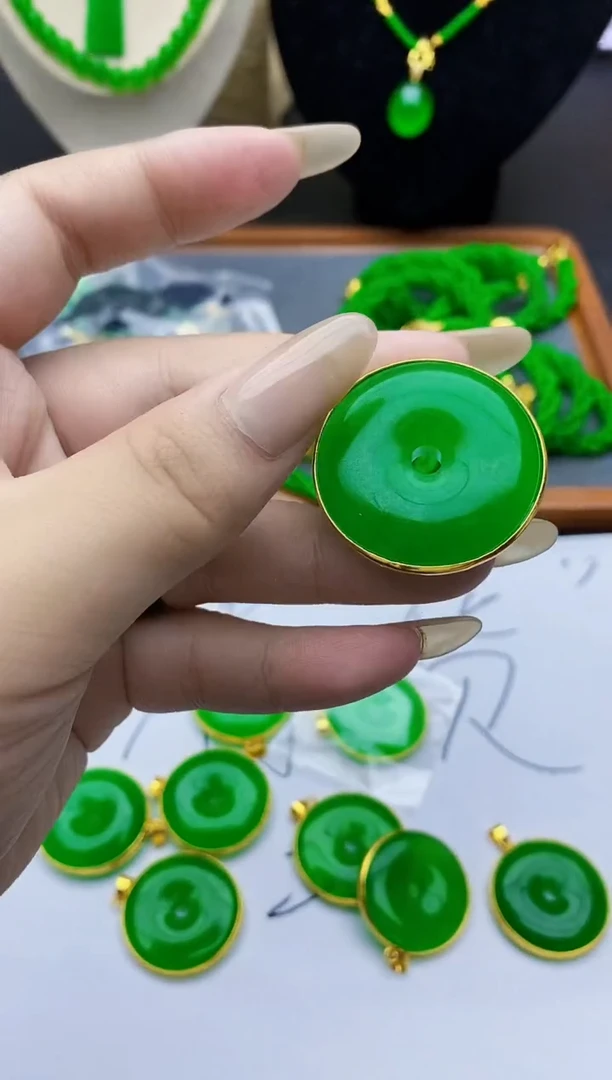 吊坠(不含链)未镶嵌翡翠..