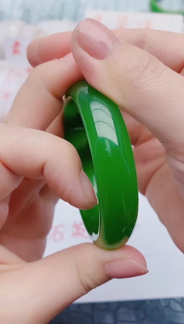 石英质玉手镯未镶嵌w101+57-58