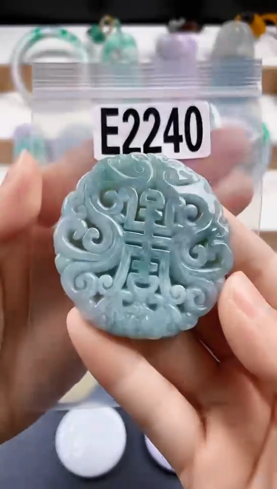 颈饰未镶嵌翡翠天然翡翠吊坠挂饰
