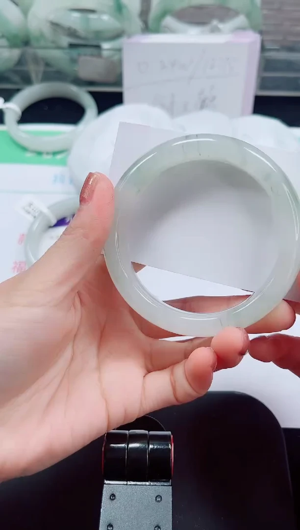 未镶嵌手镯石英质玉240-57/58