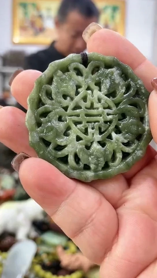 未镶嵌岫玉挂件