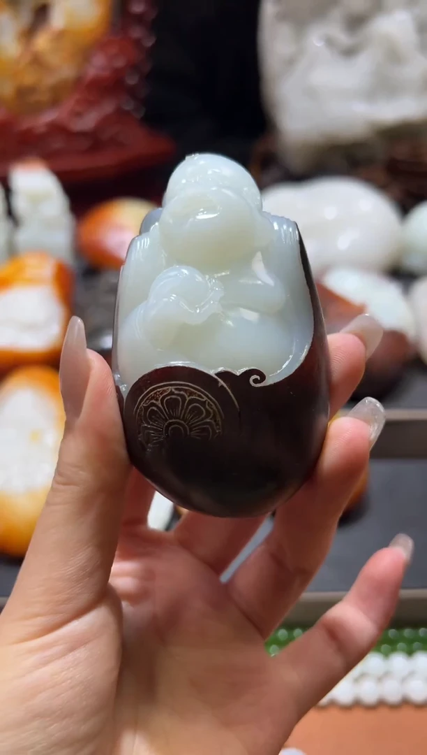 未镶嵌和田玉把件墨*和田玉