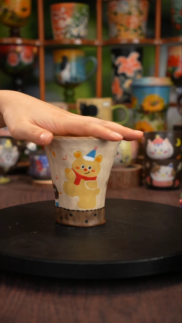 釉下手绘陶瓷杯子