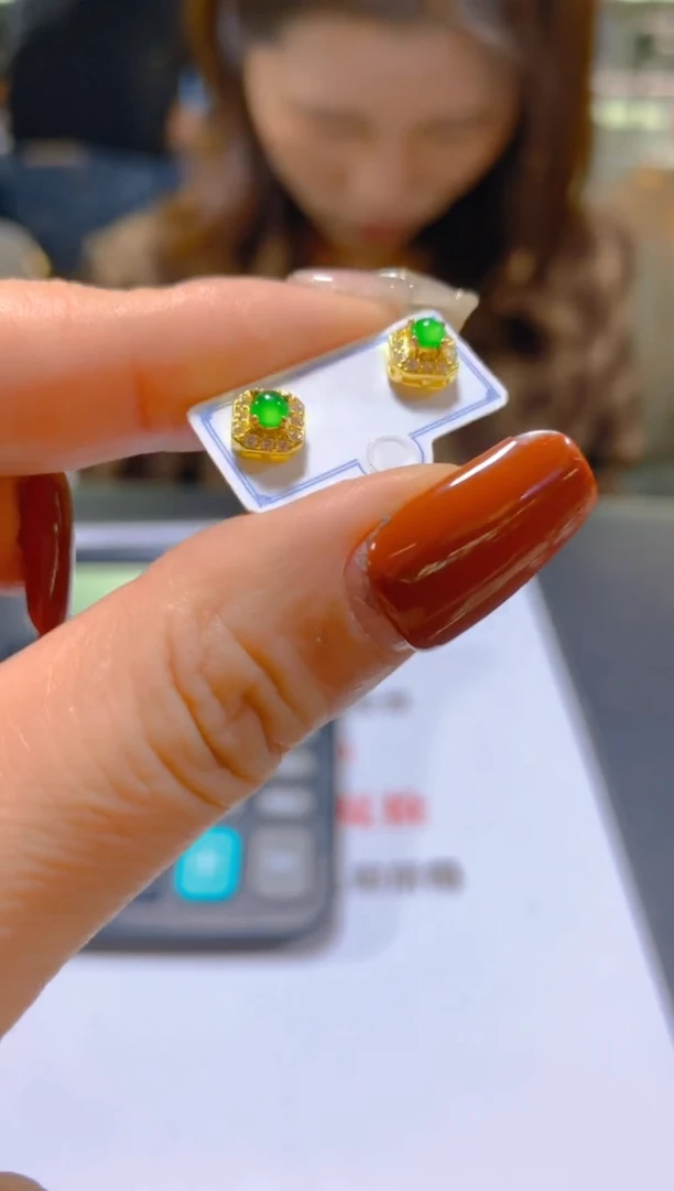 未镶嵌翡翠耳饰多样性发一