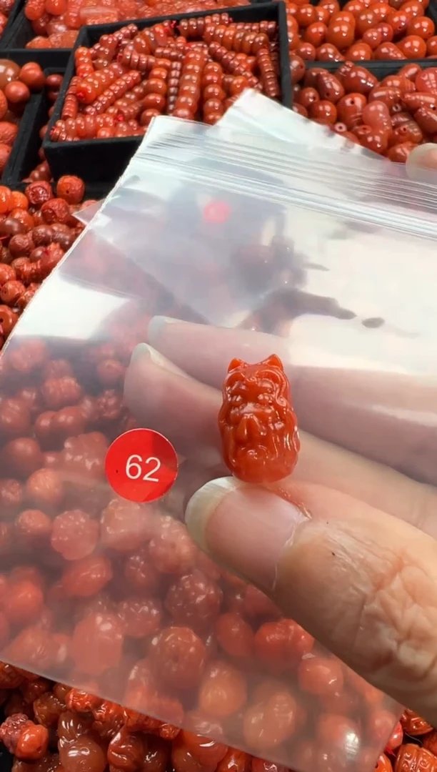 颈饰未镶嵌南红玛瑙1