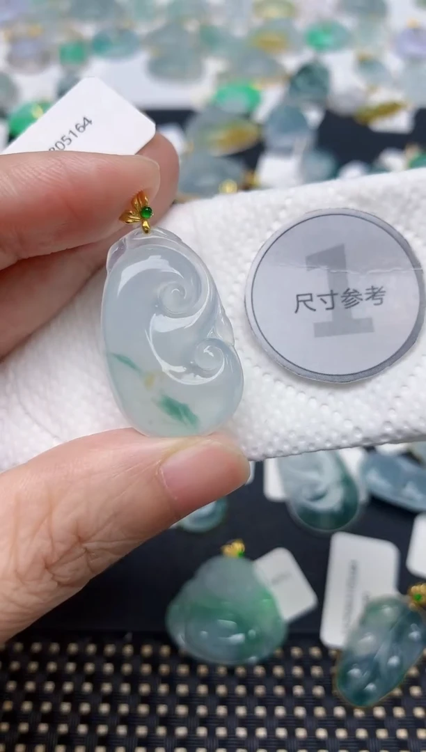 颈饰18K金镶嵌翡翠天然缅甸A货翡翠