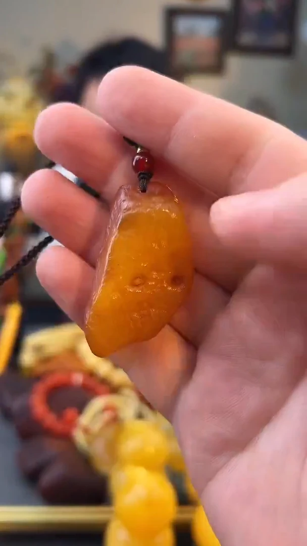 琥珀颈饰未镶嵌吊坠