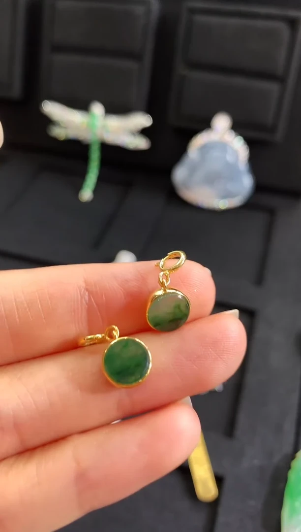 【闪购商品】翡翠吊坠(不含链)18K金镶嵌吊坠（多样性发货发一个）