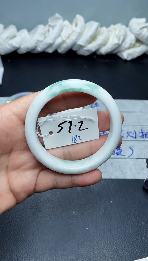 未镶嵌手镯翡翠182